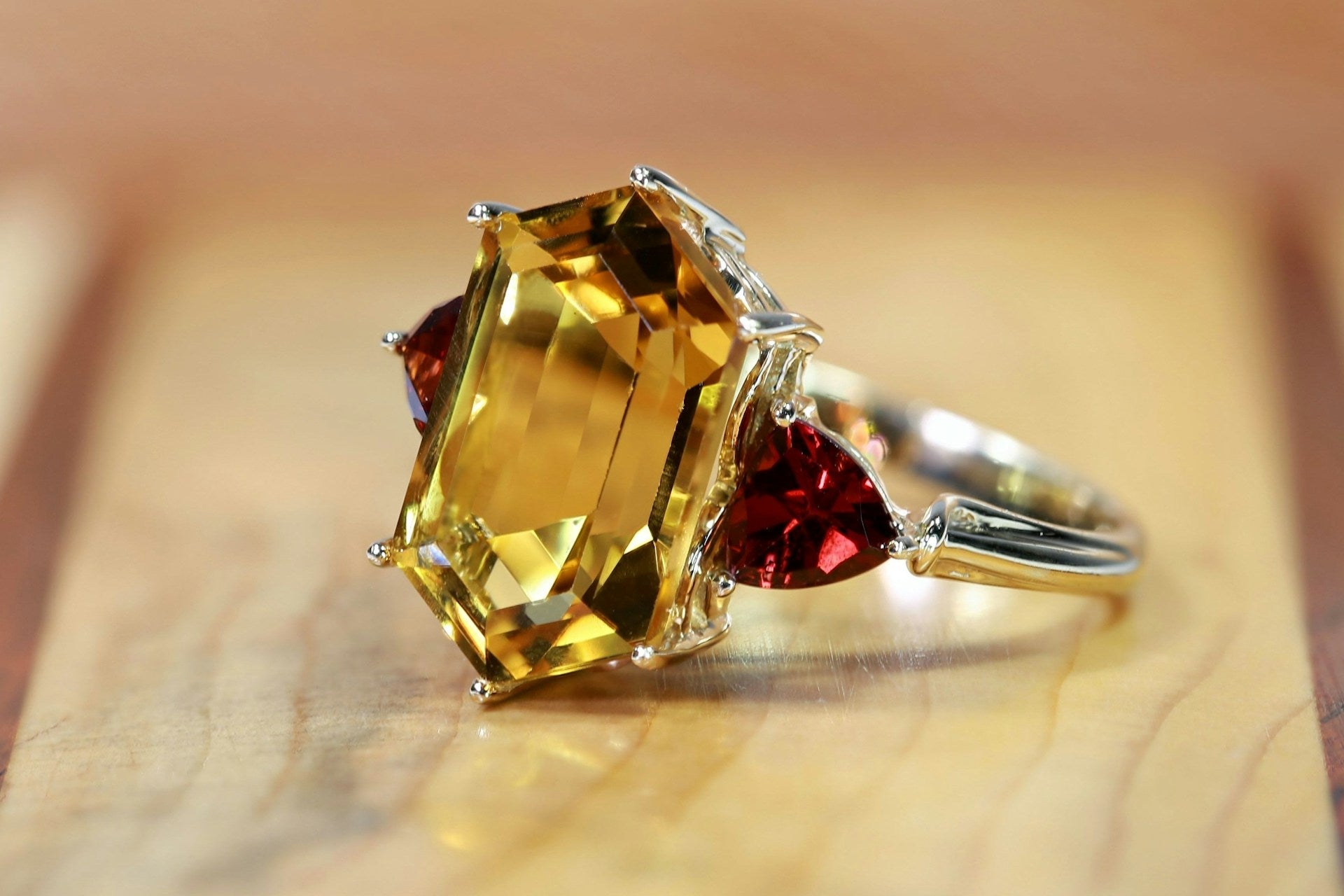 Yellow Sapphire Jewellery Symbolism: A Guide to Ancient Powers and Modern Meanings
