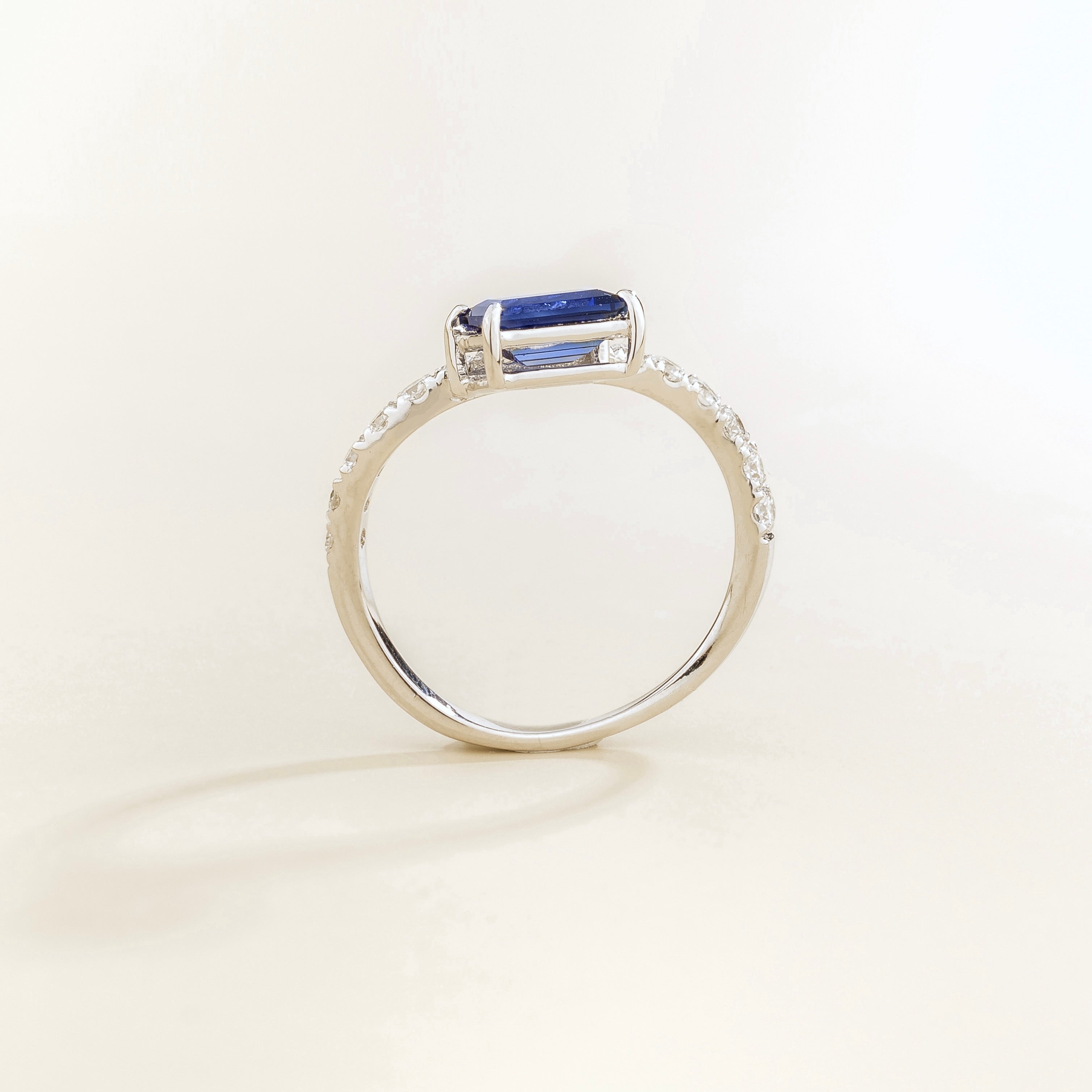 Luno Blue Sapphire Emerald-Cut & Diamond Pavé Curved Band Ring in White Gold