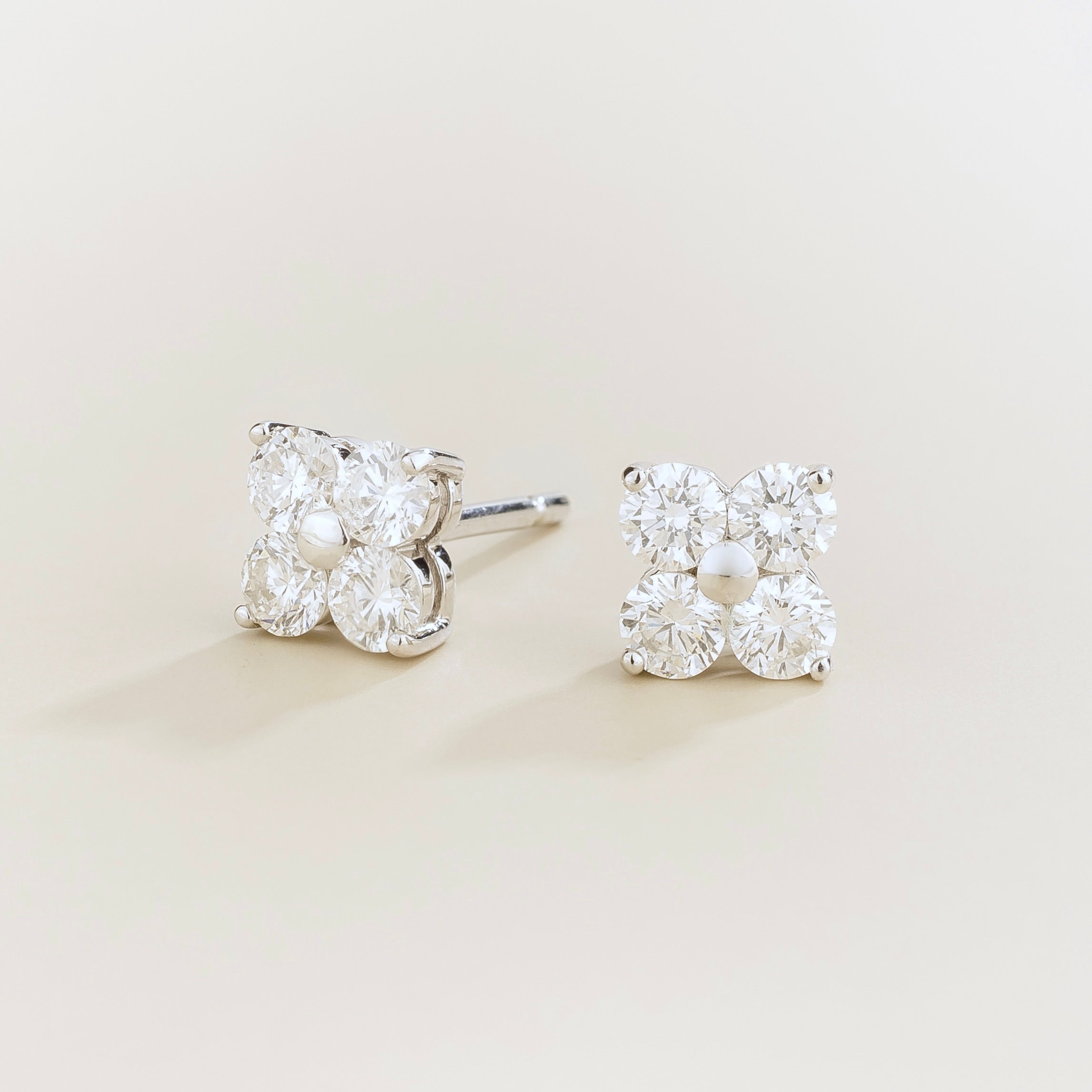 Clover Diamond Earrings In White Gold