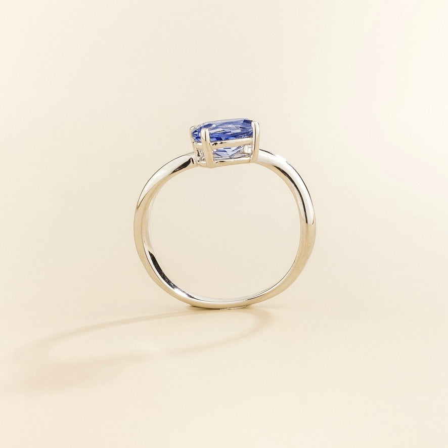 Luno Pastel Blue Sapphire Oval Solitaire Curved Band Ring in White Gold