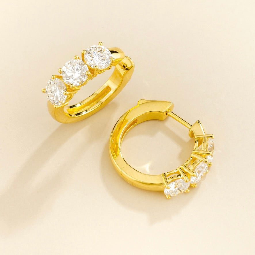 Tres Diamond Three-Stone Huggie Hoop Earrings in Gold