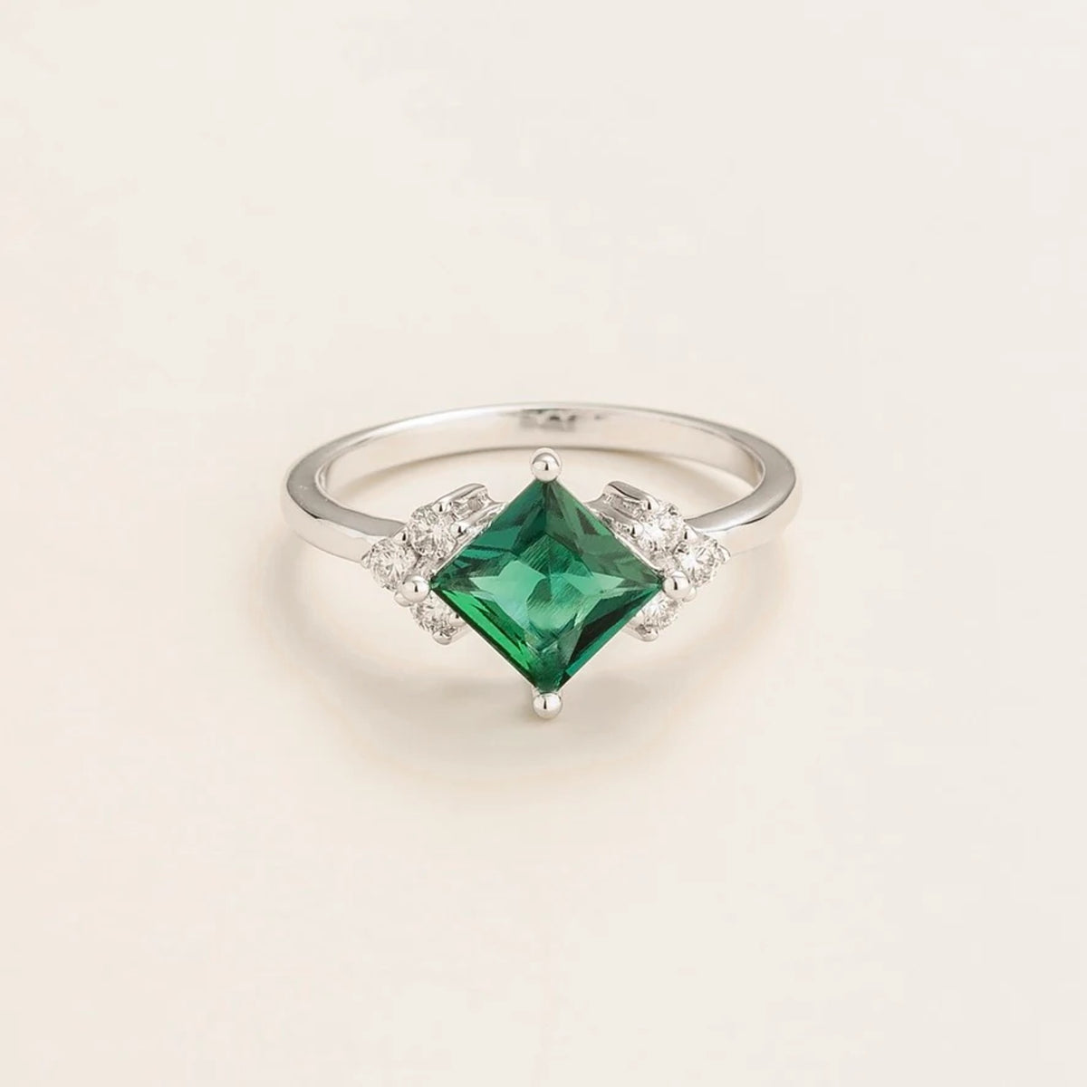 Amore emerald princess-cut & diamond ring in white gold