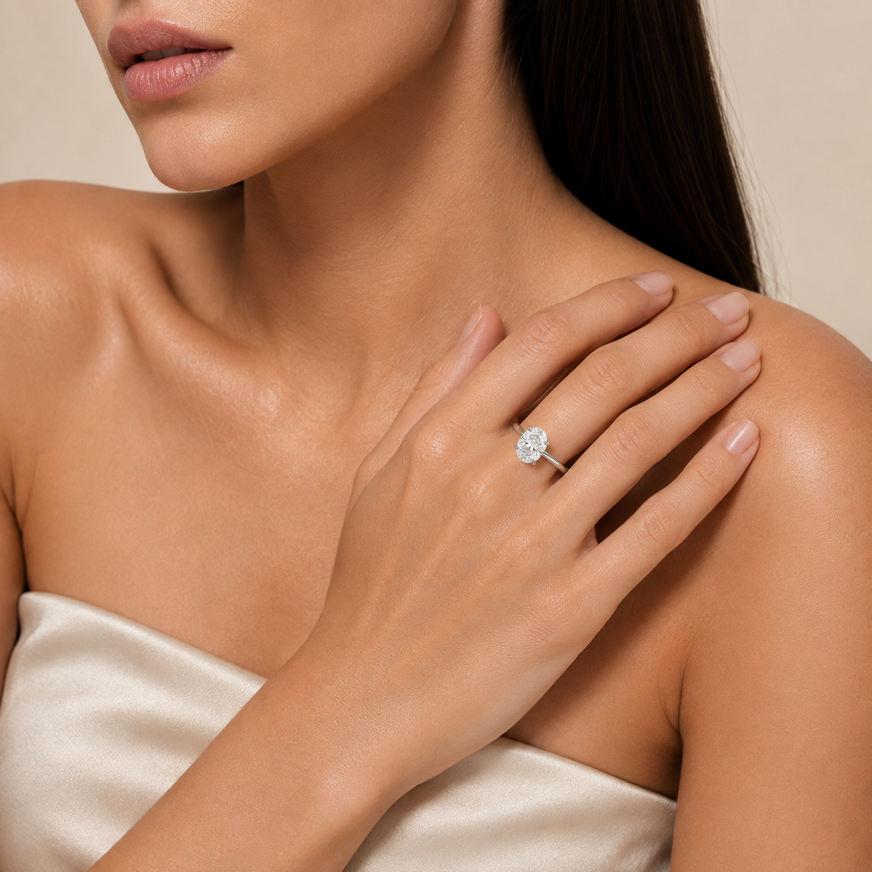 Kissen Diamond East-West Oval Cut Solitaire Ring In White Gold