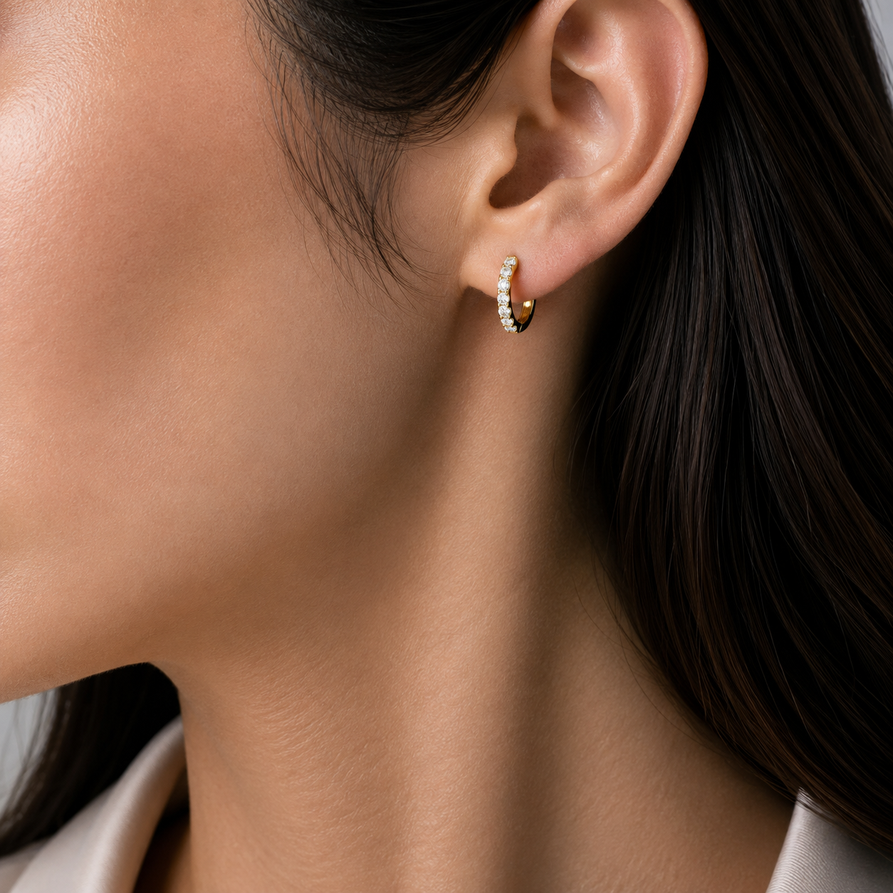 Stacy Diamond Huggie Hoop Earrings in Gold