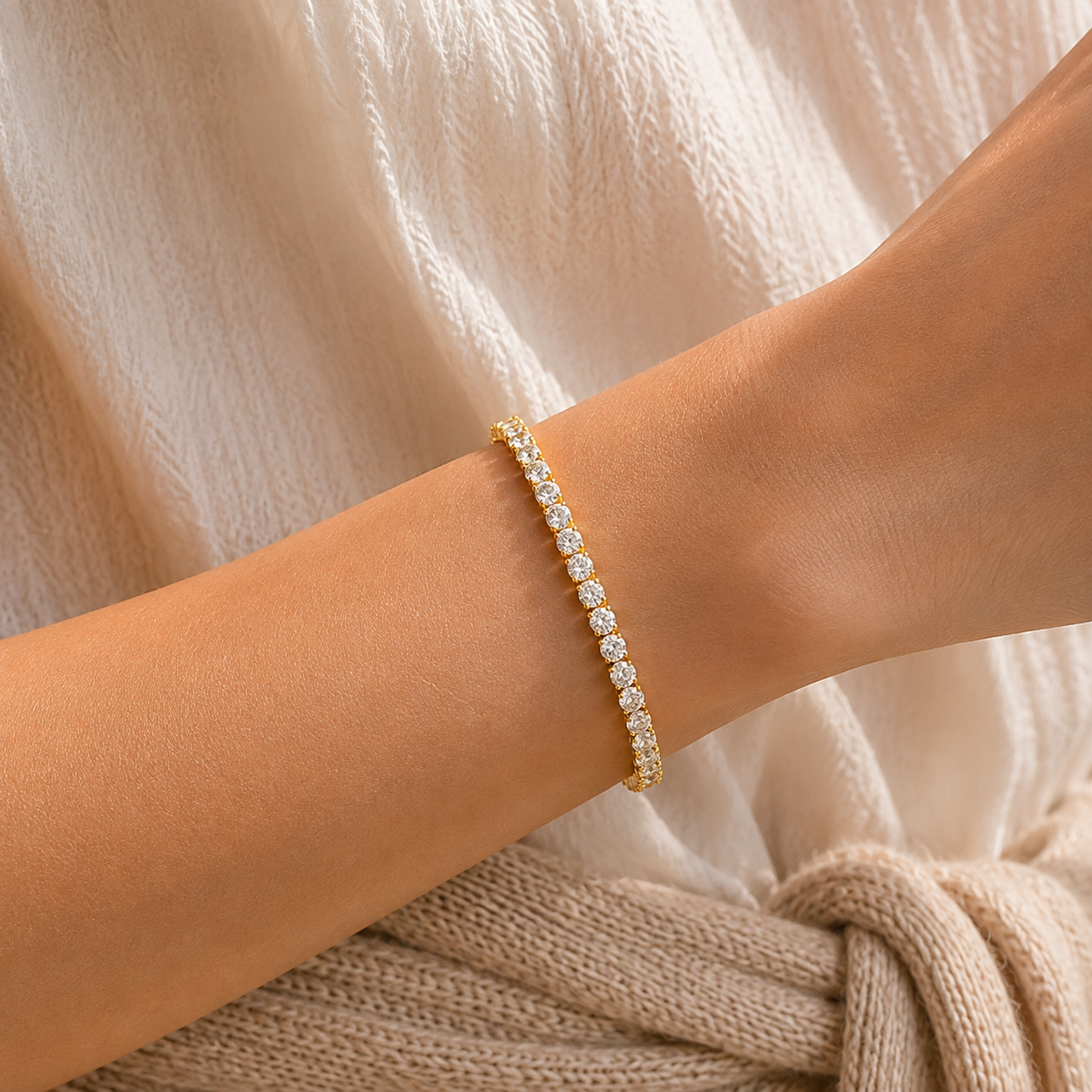 Stacy Diamond Round Tennis Bracelet in Gold