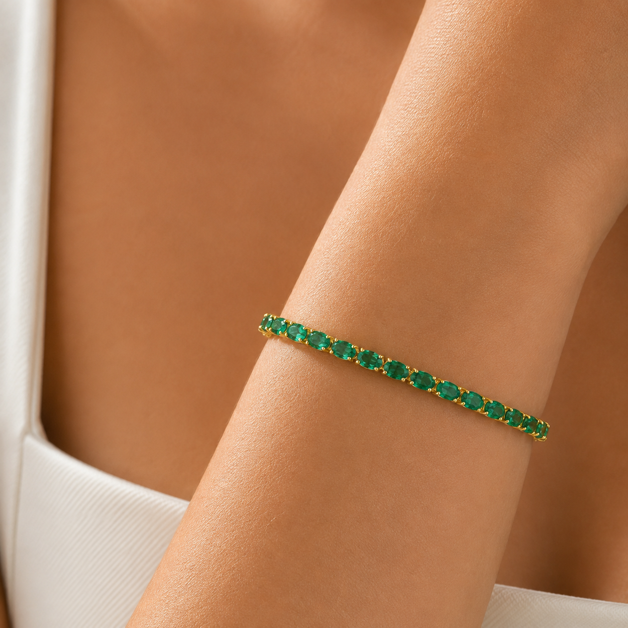 Salto Emerald Oval Tennis Bracelet in Gold