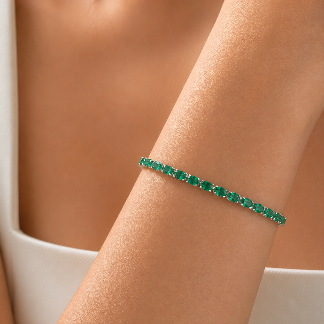 Salto Emerald Oval Tennis Bracelet in White Gold