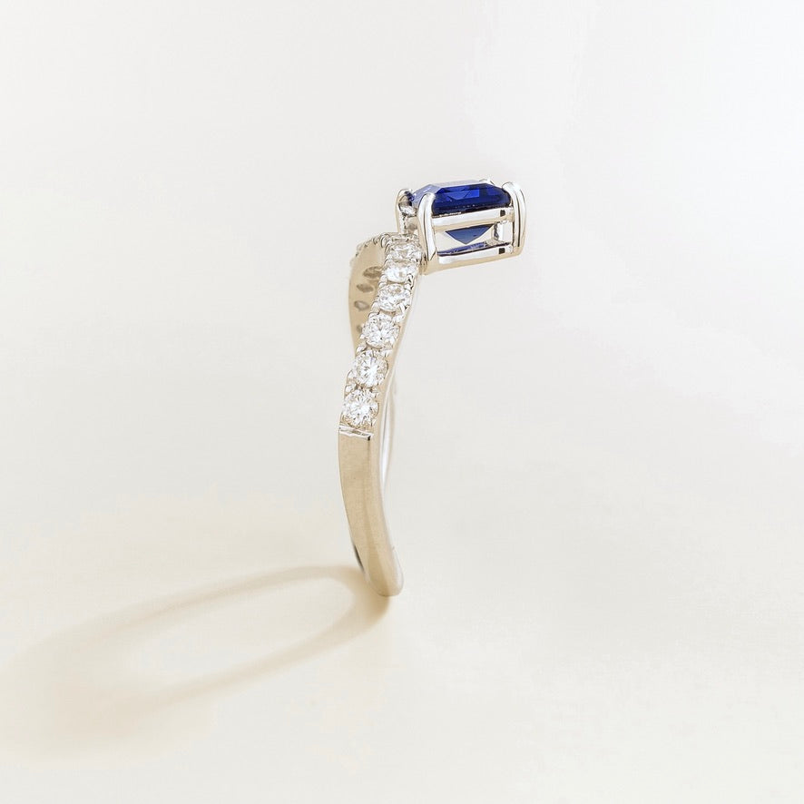 Luno Blue Sapphire Emerald-Cut & Diamond Pavé Curved Band Ring in White Gold