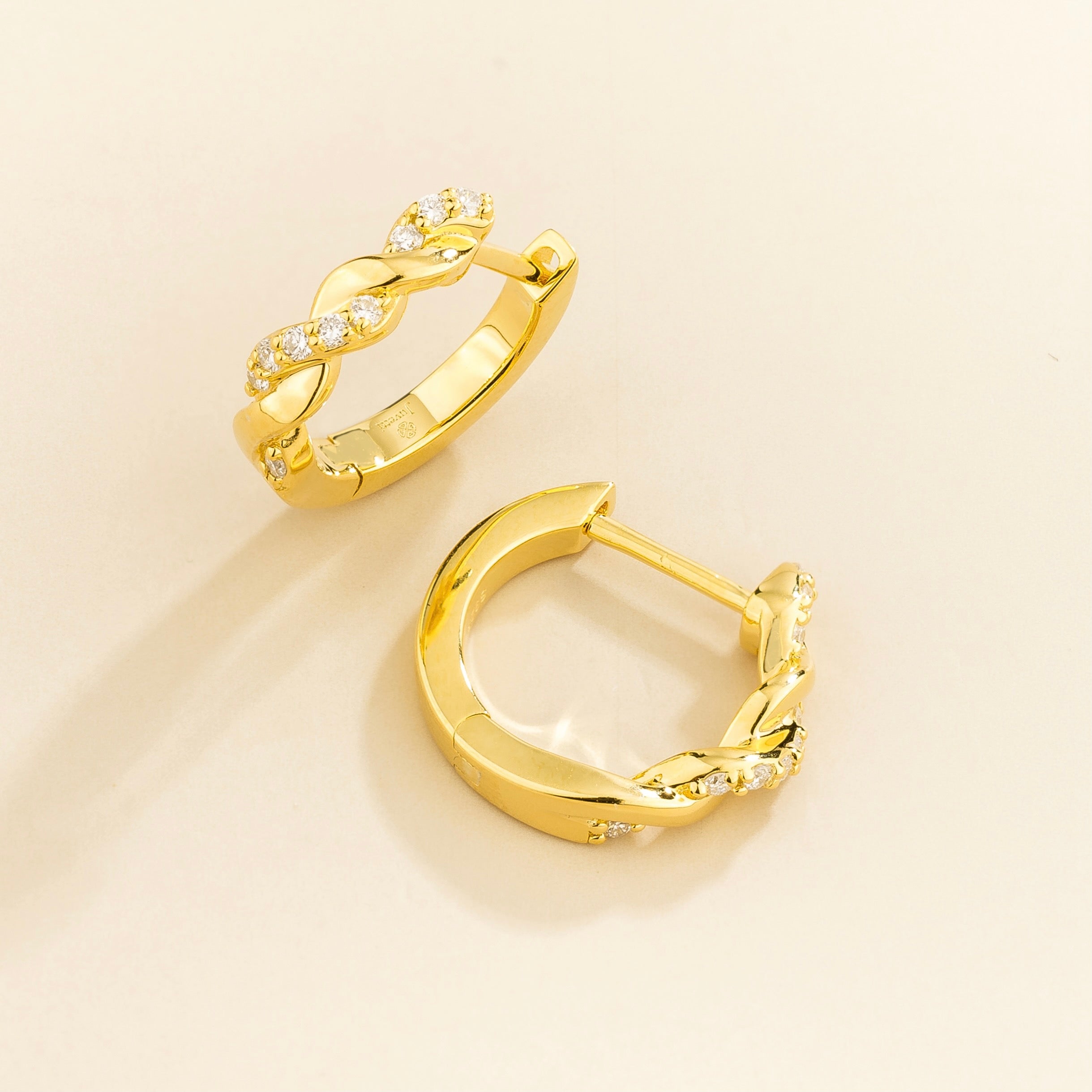 Twist Diamond Huggie Hoop Earrings in Gold