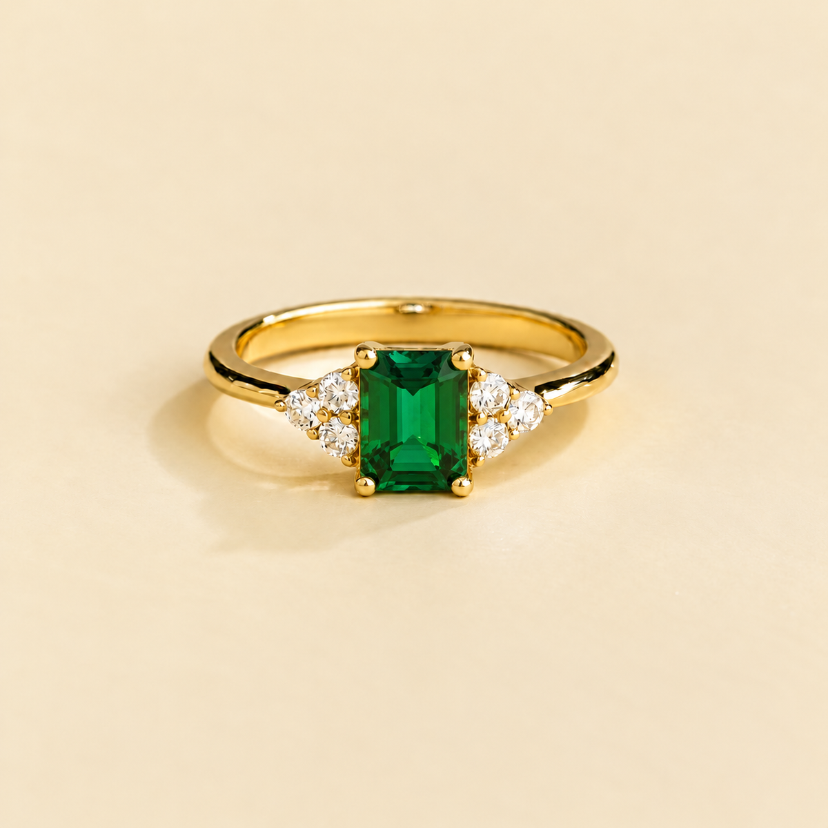 Chateau emerald emerald-cut & diamond ring in gold