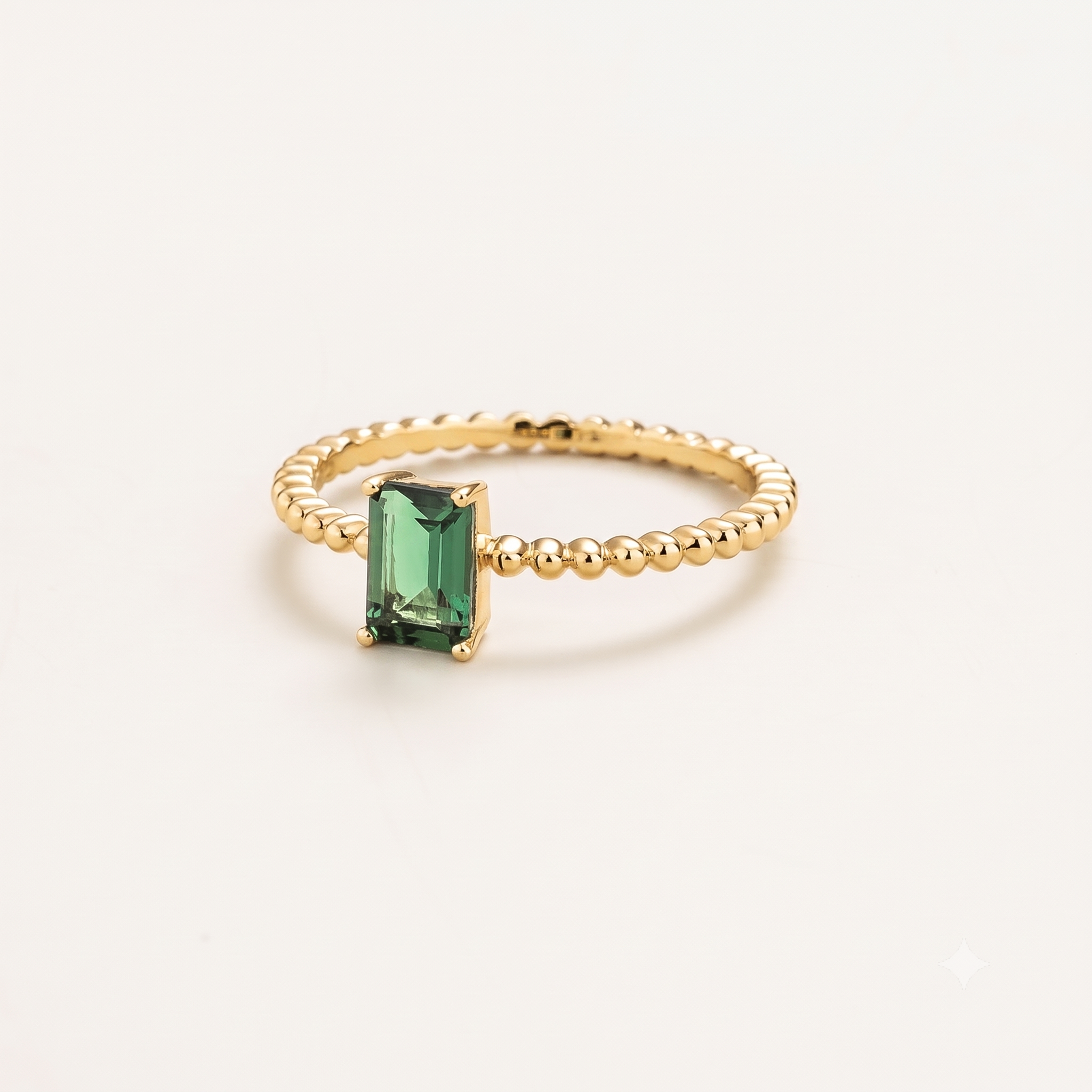 Fondi Emerald Emerald-Cut Beaded Band Ring in Gold