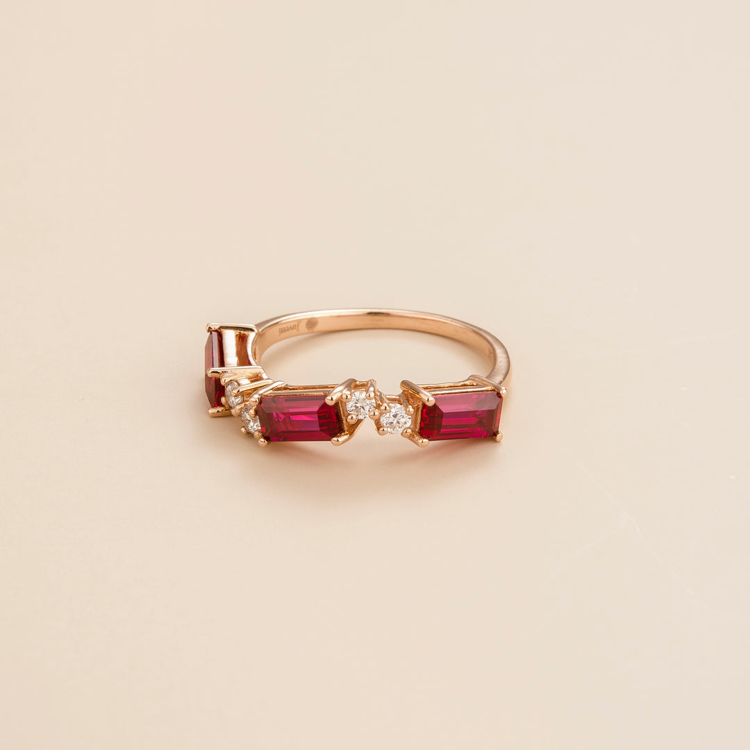 Forma Ring In Ruby And Round Diamond Set In Pink Gold Juvetti