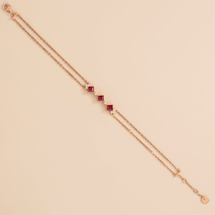 Forma bracelet in 18K pink gold vermeil set with lab grown diamond and ruby. Perfect for yourself and as gift.