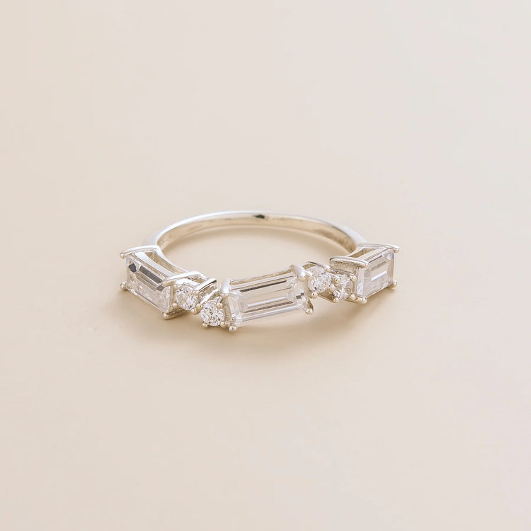 Forma white gold ring set with Diamond Bespoke Jewellery From London