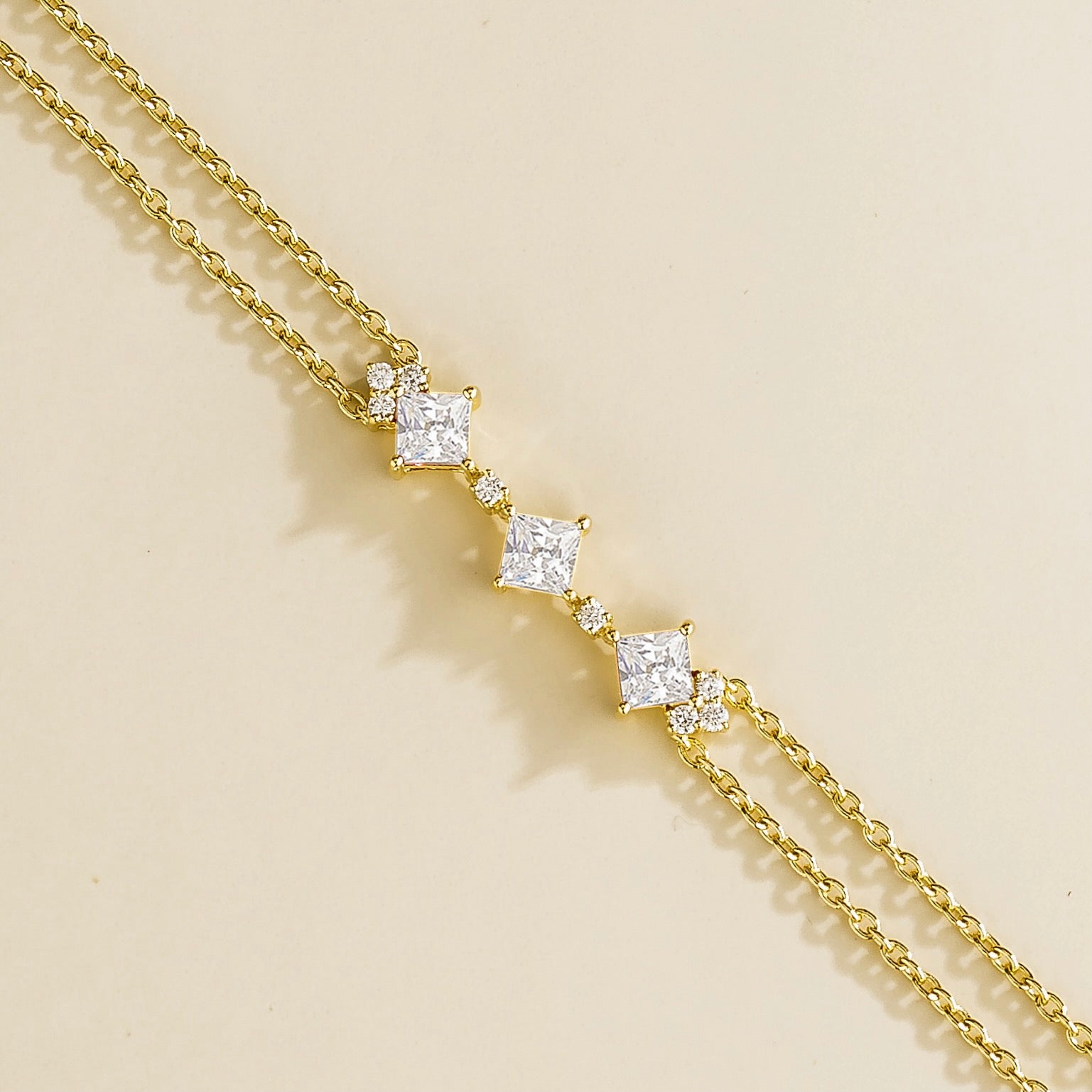 forma gold bracelet with princess cut lab grown diamonds