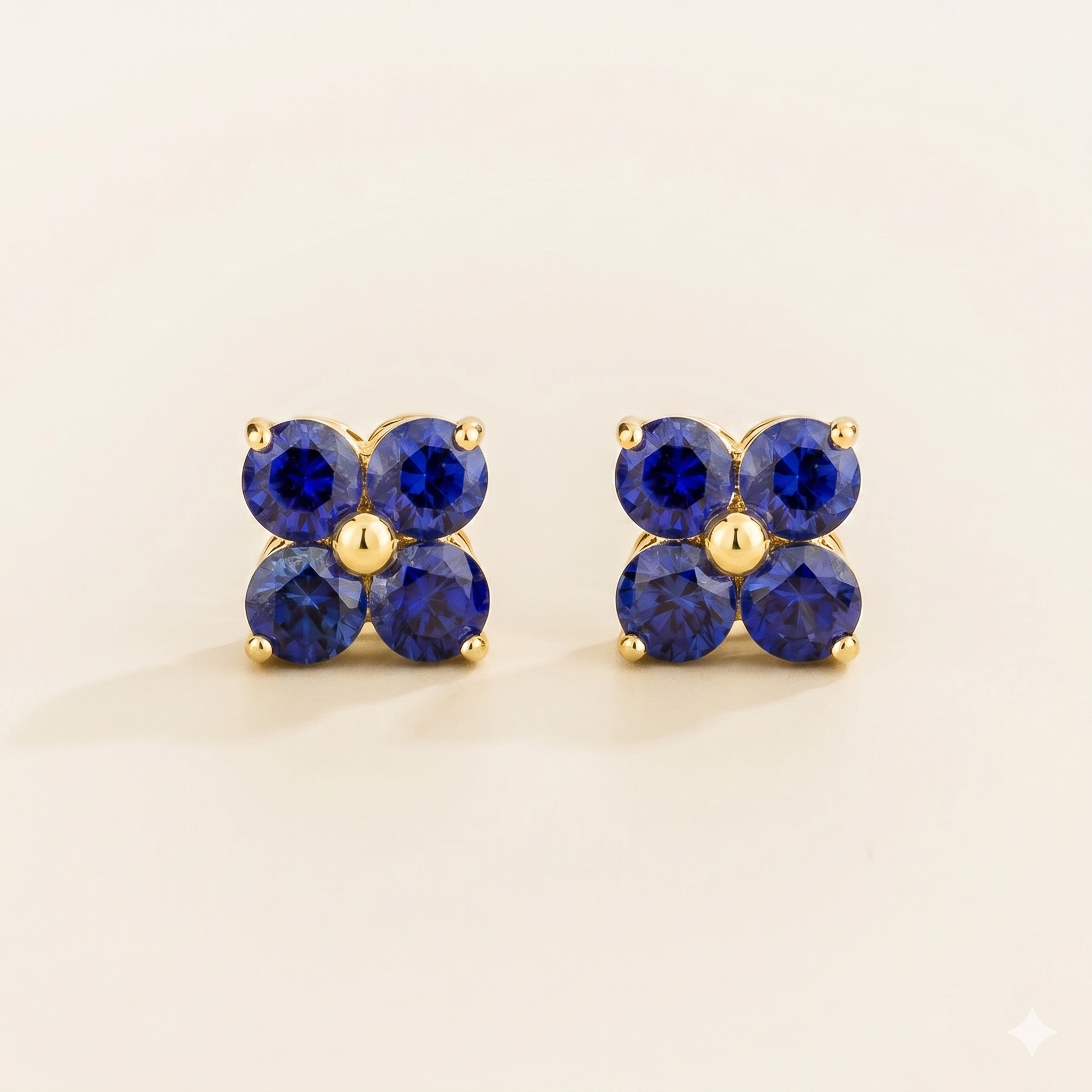 Clover Blue sapphires Earrings In Gold