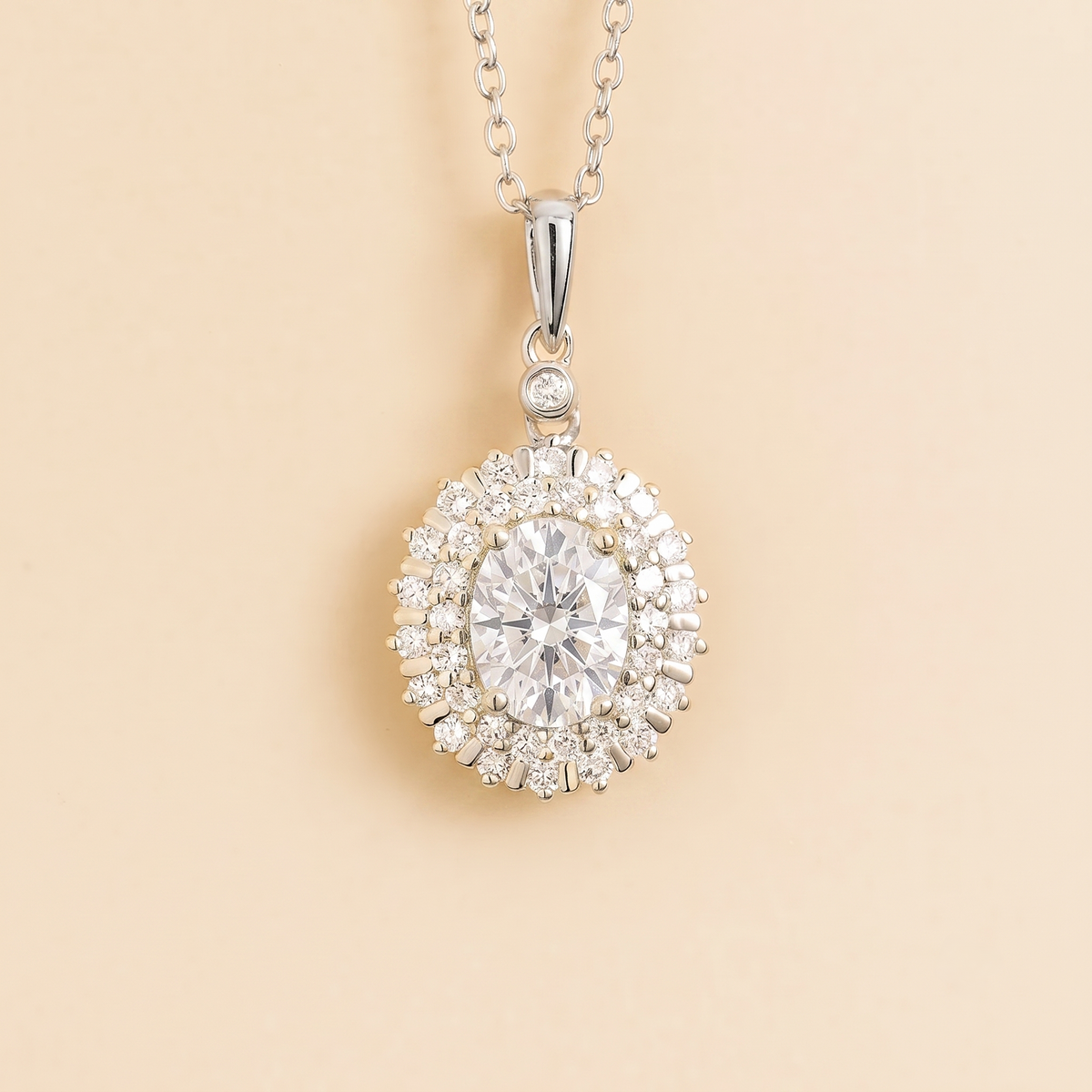 Viva Diamond Necklace In White Gold
