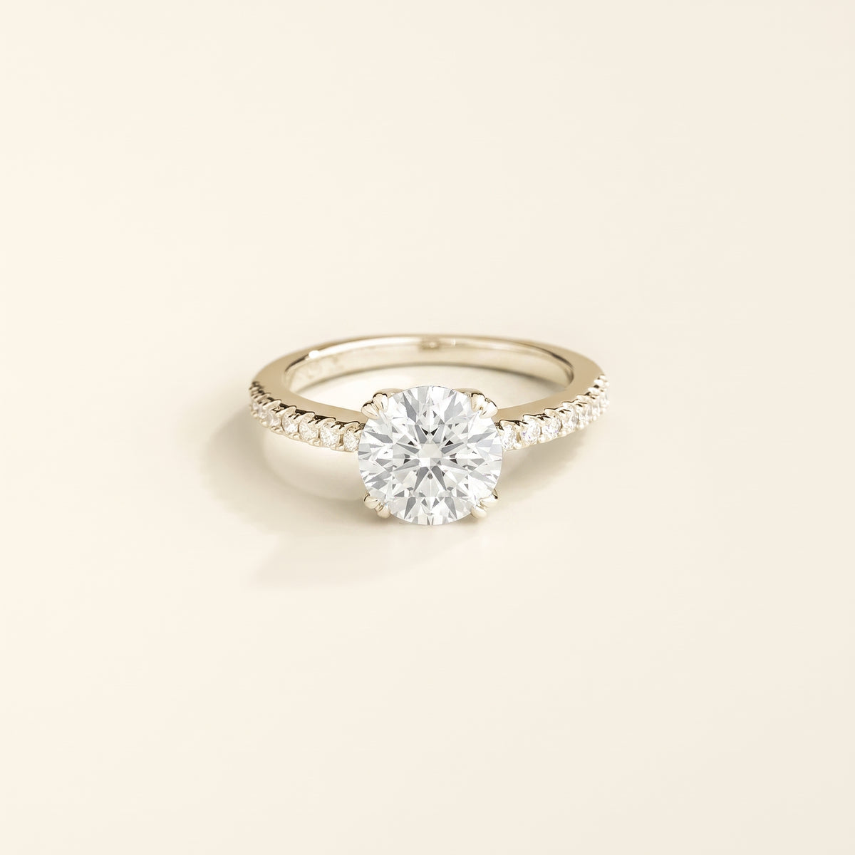 Soli Diamond Round & Diamond Pavé Ring in White Gold