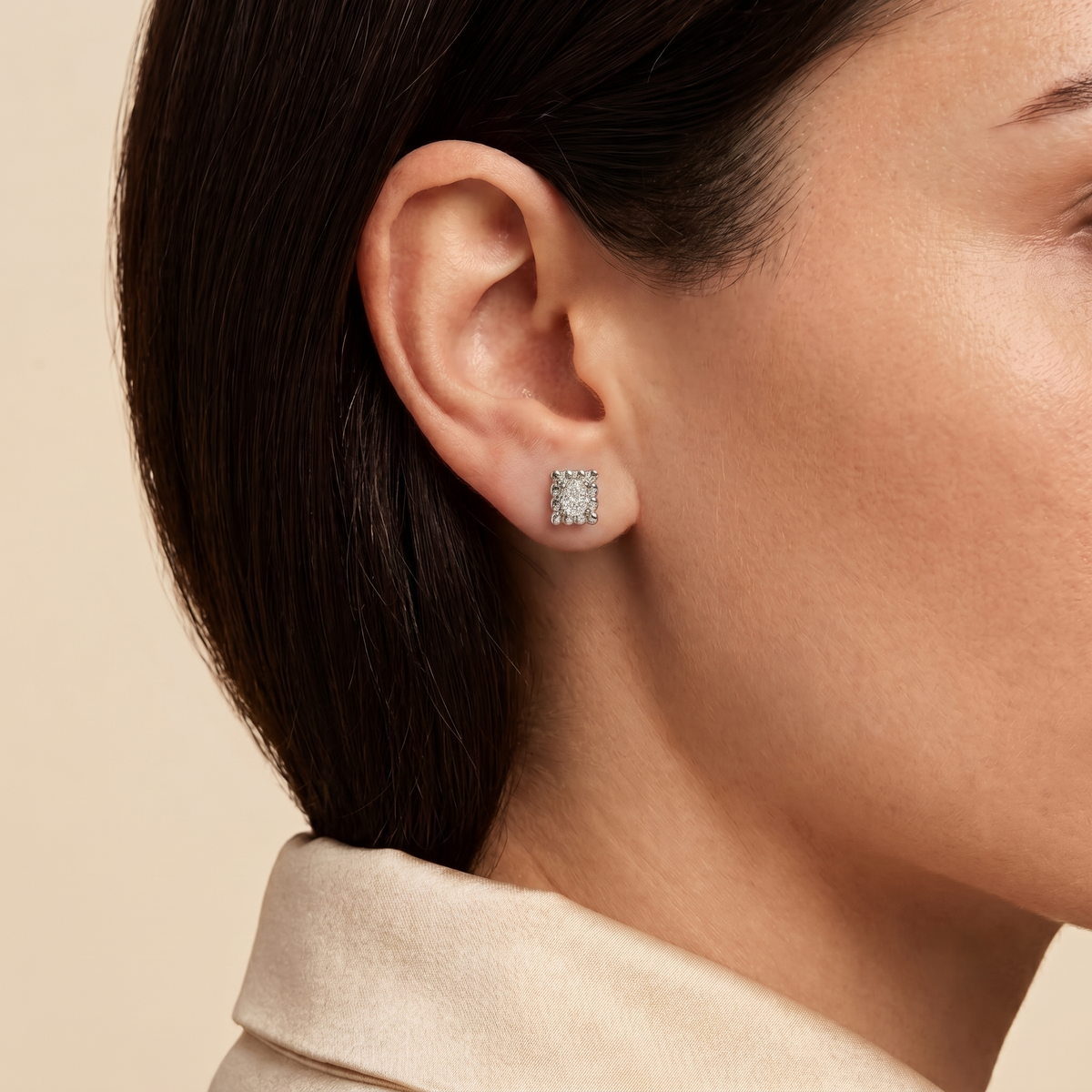 Fondi Oval Diamond Sculpted White Gold Stud Earrings – lifestyle
