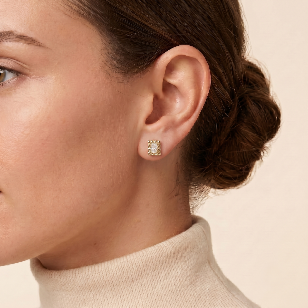 Fondi Oval Diamond Sculpted Gold Stud Earrings – lifestyle