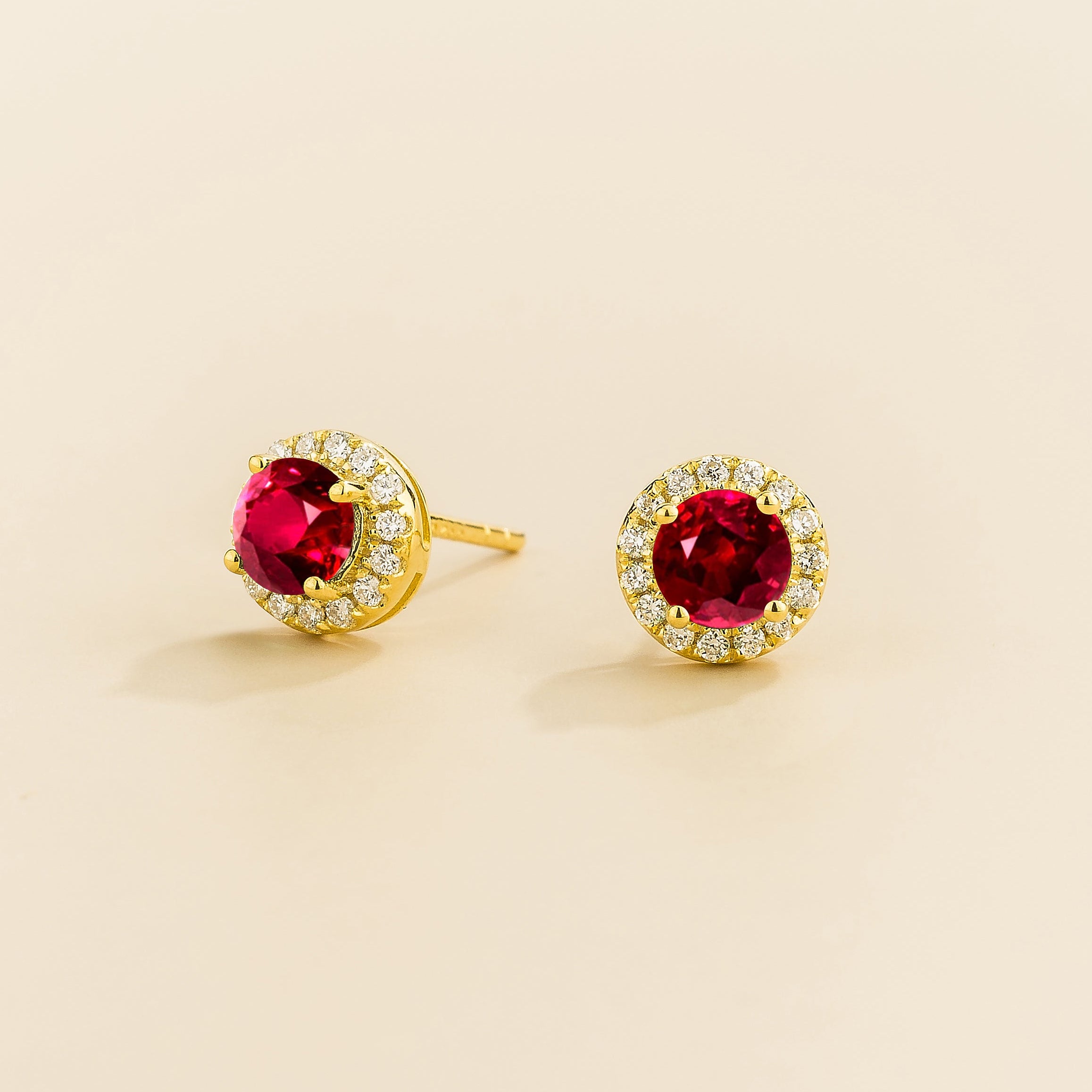 Mars earrings in gold set with Ruby and Diamond