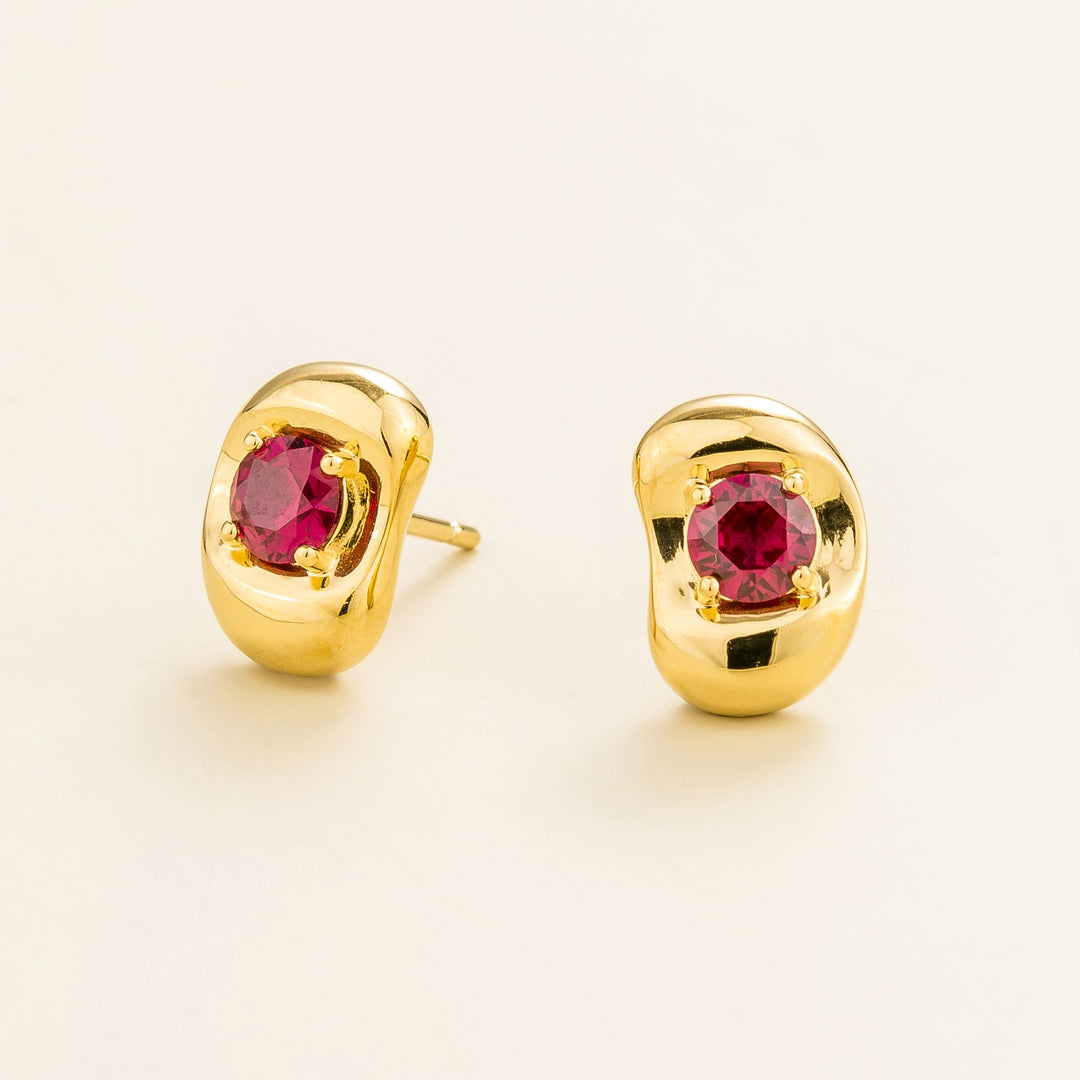 Fava gold earrings set with Ruby
