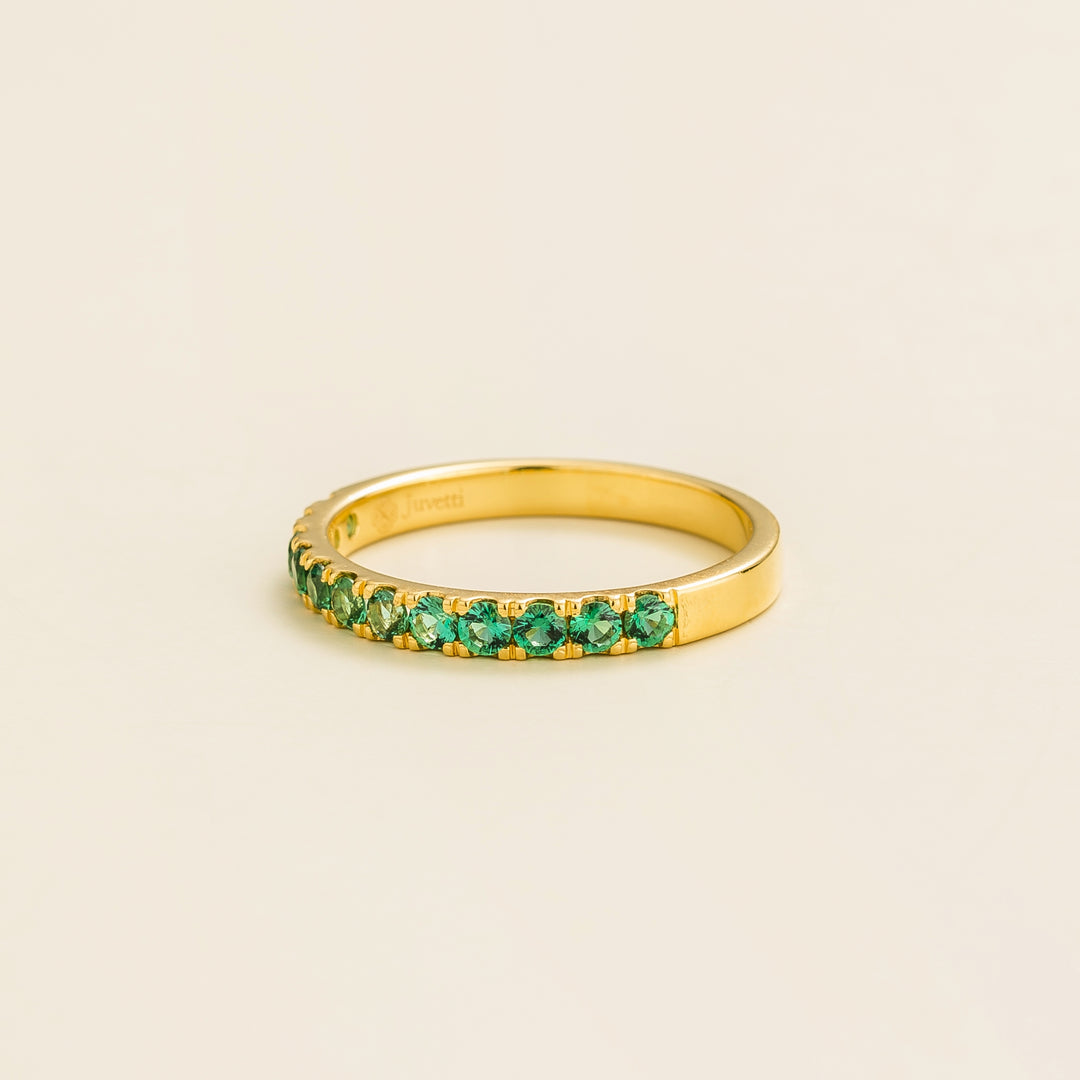 Salto gold ring set with Emerald
