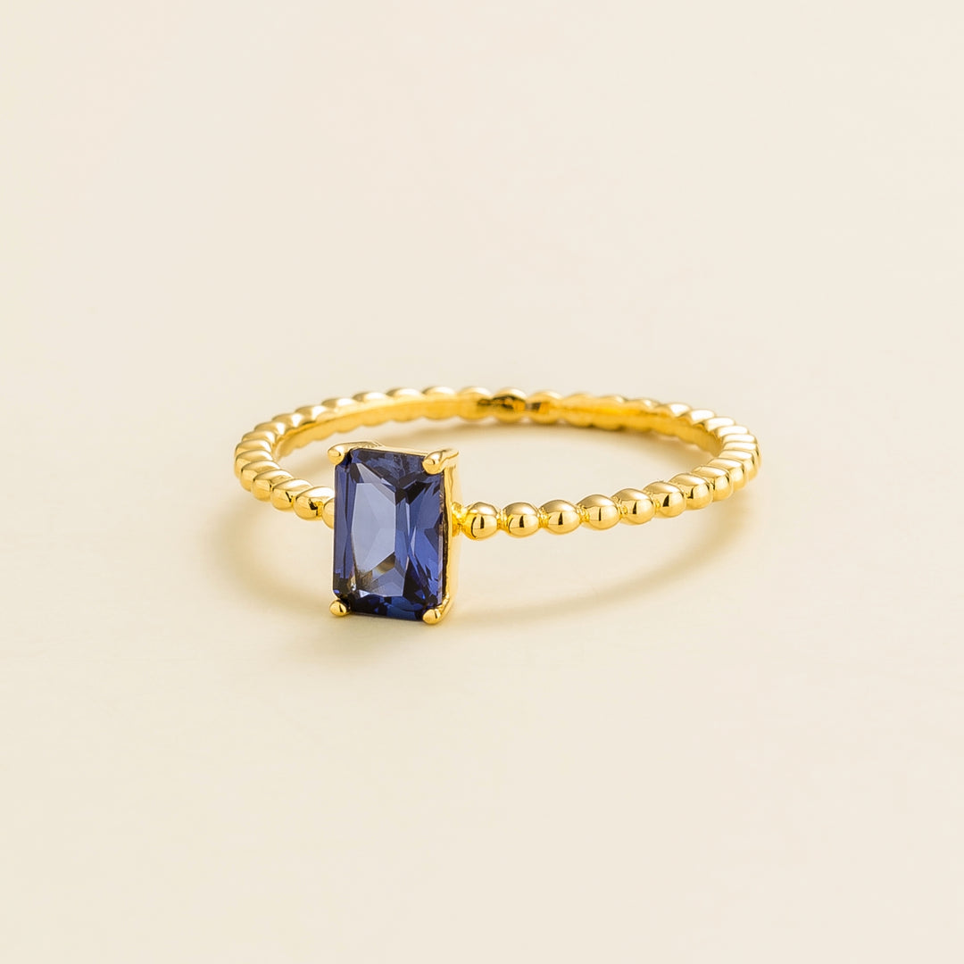 Buchon gold ring set with Blue sapphire
