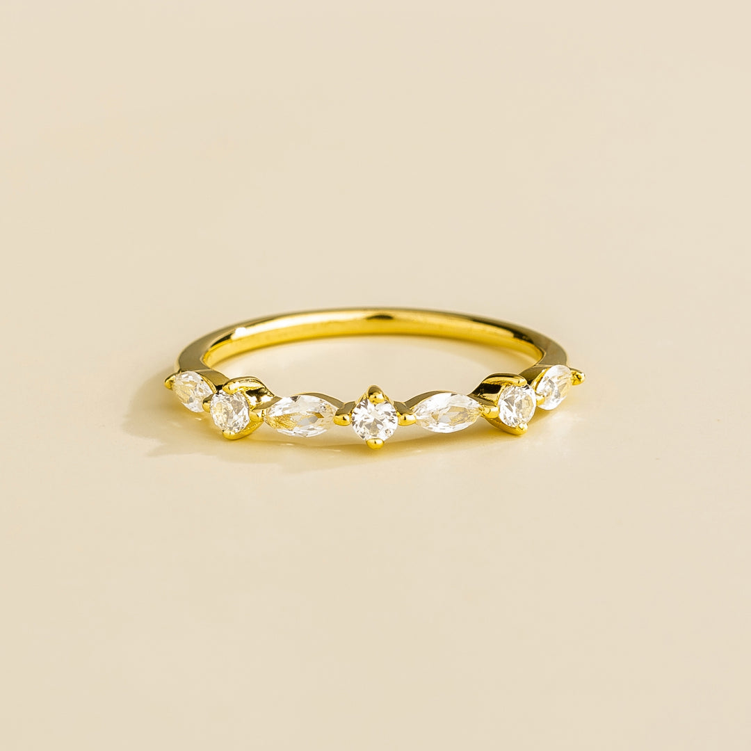Markiz Gold Ring In White Sapphire & Diamond