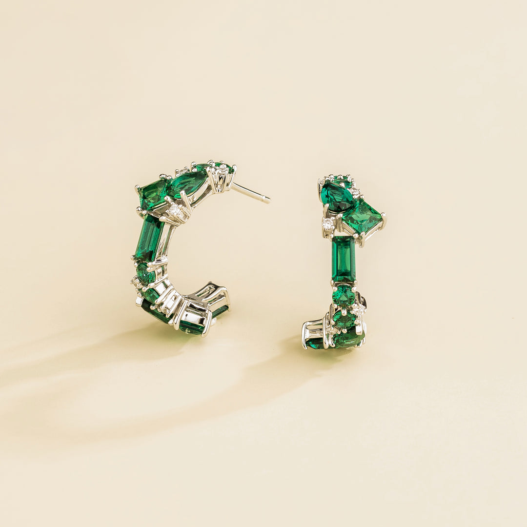 Lanna medium hoop earrings in Emerald & Diamond set in White gold