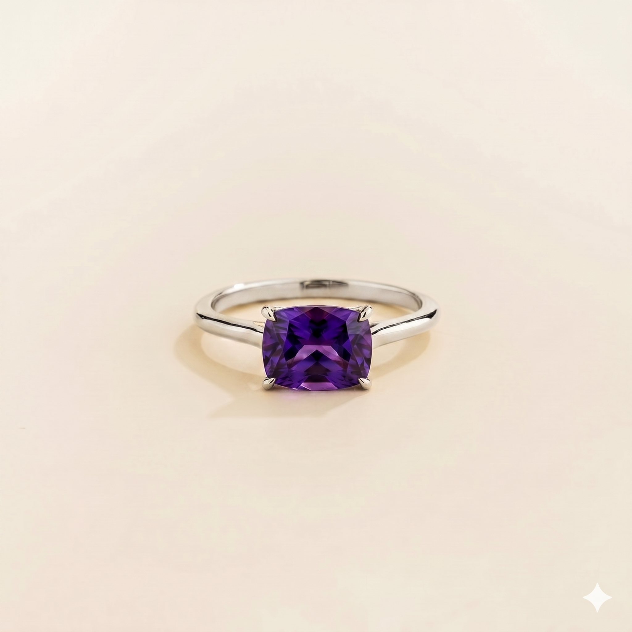 Kissen Purple Sapphire East-West Cushion Cut Solitaire Ring In White Gold