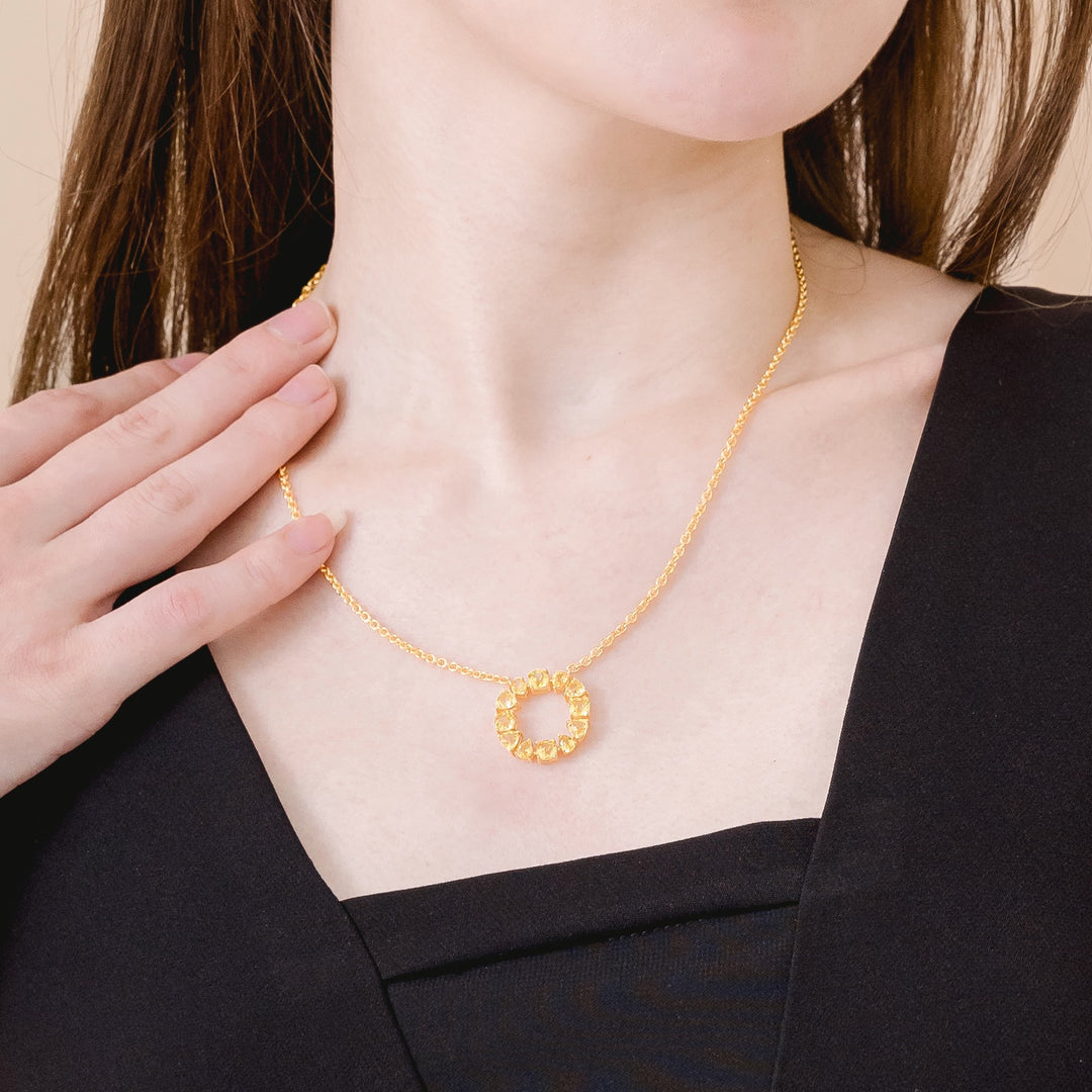 Glorie gold necklace set with Yellow sapphire