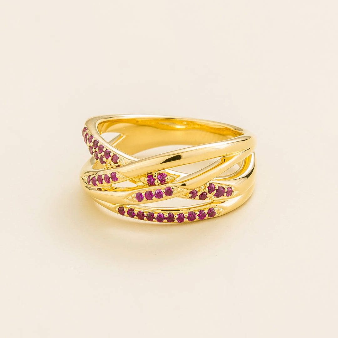 Val gold ring set with Ruby