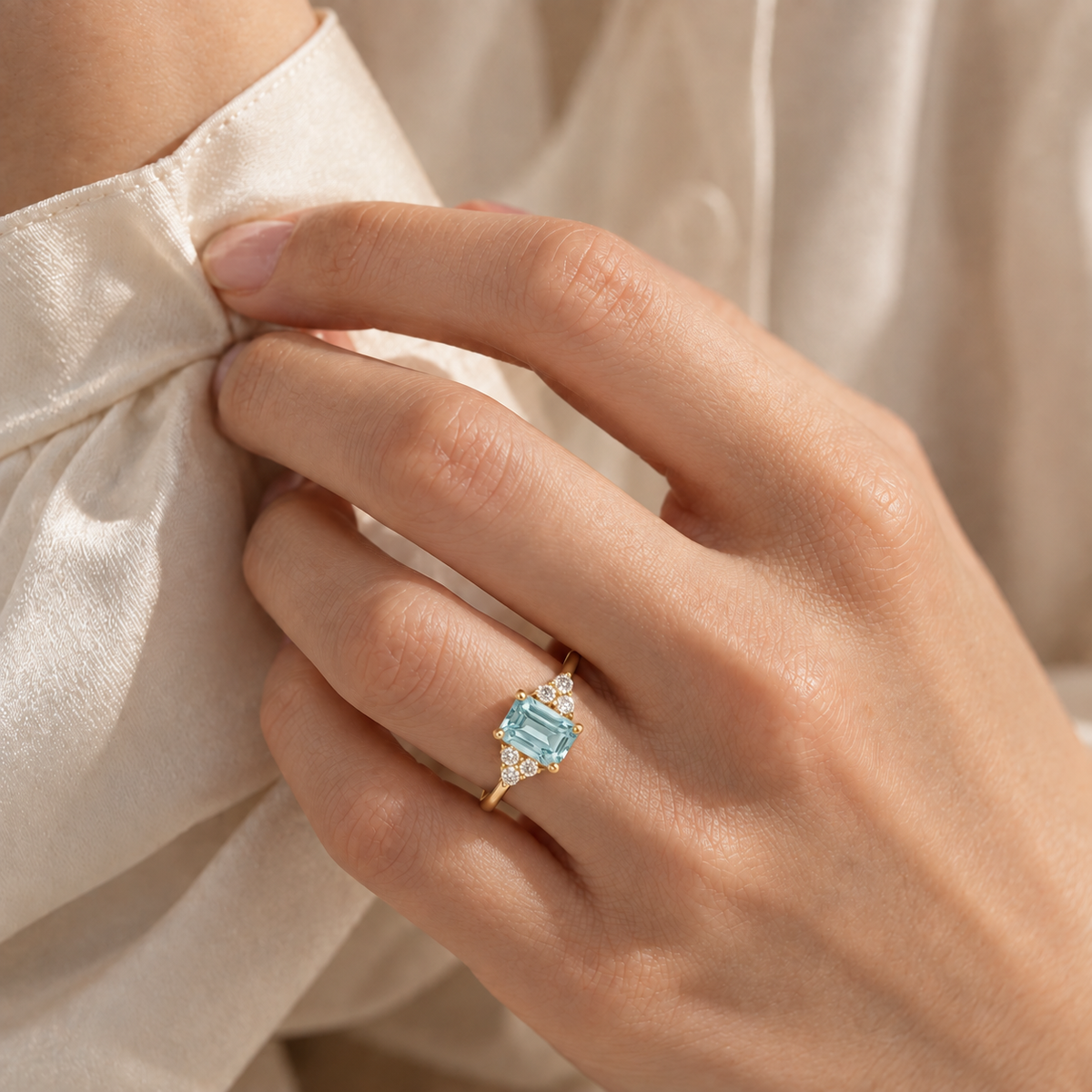 Chateau Aquamarine Emerald-Cut & Diamond Ring in Gold