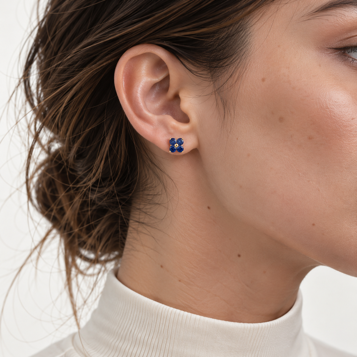 Clover Blue sapphires Earrings In Gold