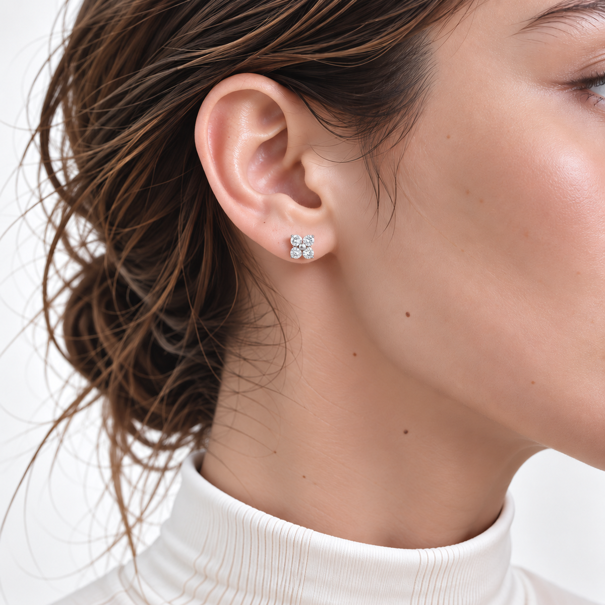Clover Diamond Earrings In White Gold