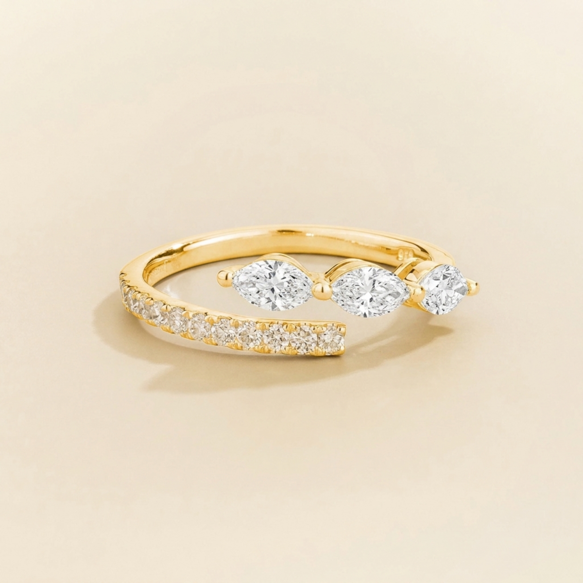 Sava Diamond Three-Stone Pavé Ring in Gold | Juvetti