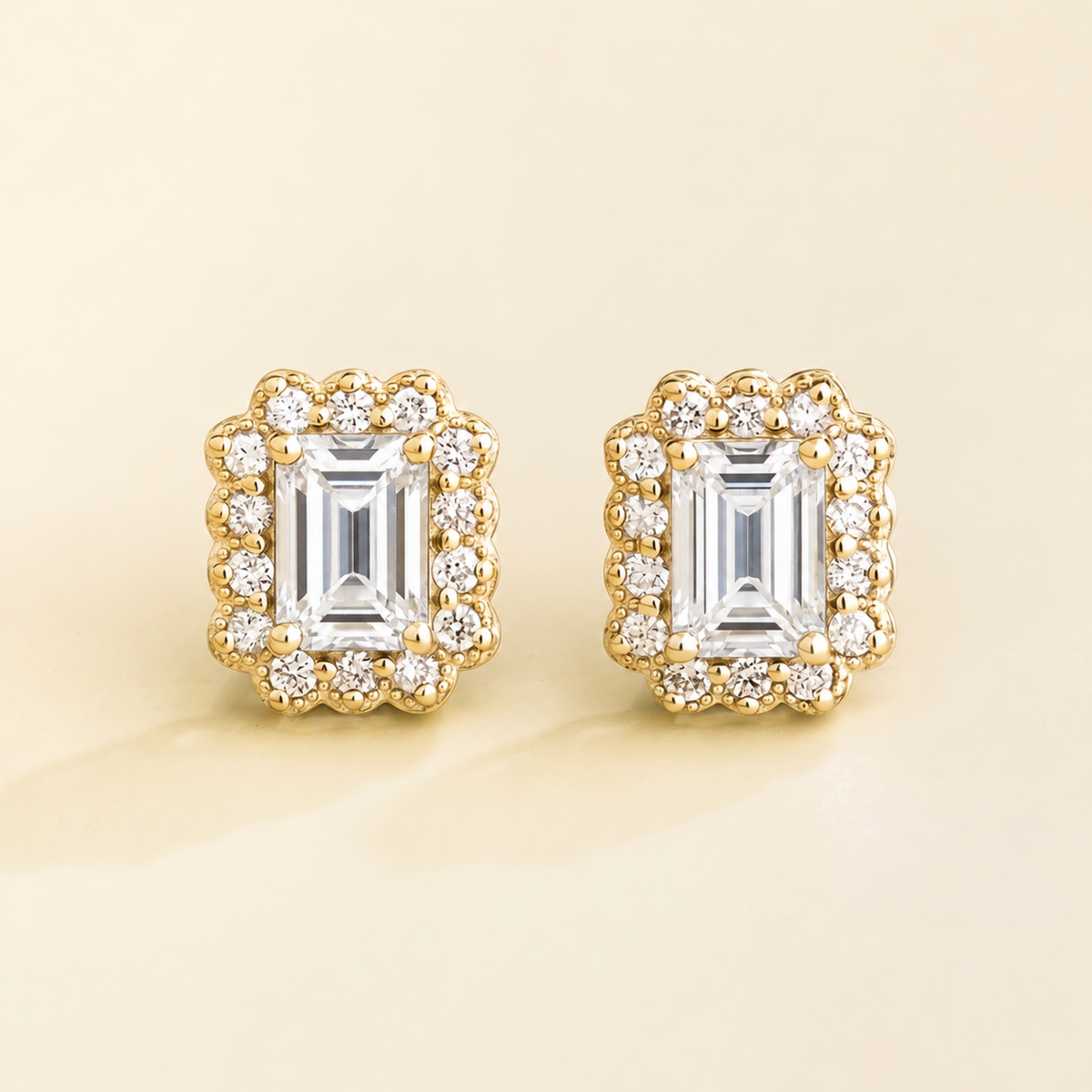 Verda Diamond Halo Stud Earrings in Gold | Juvetti