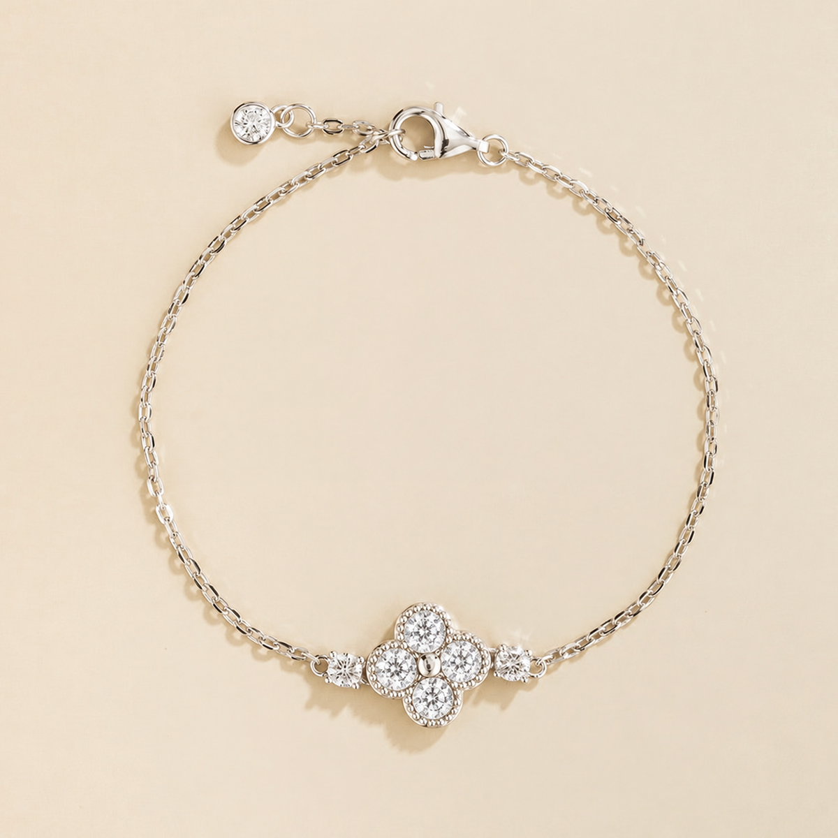 Diamond four-leaf clover chain bracelet in white gold