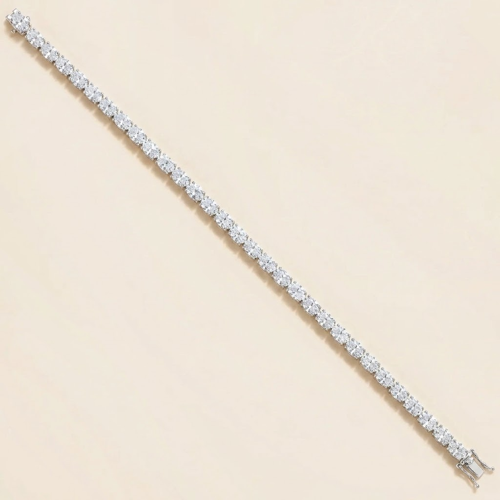 Salto oval diamond tennis bracelet in white gold, angle view