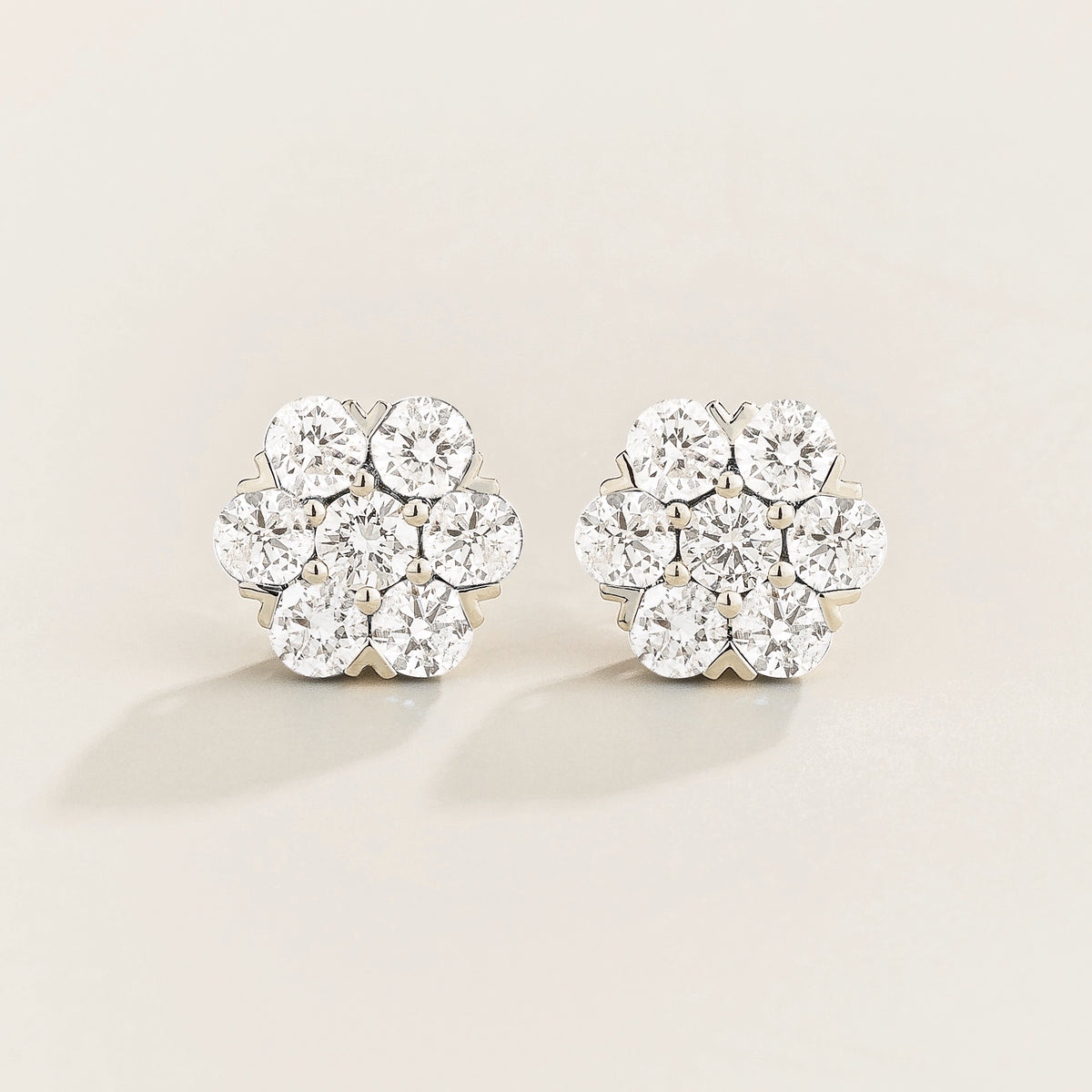 Lab-grown diamond flower earrings, Cinq design in white gold | Juvetti London