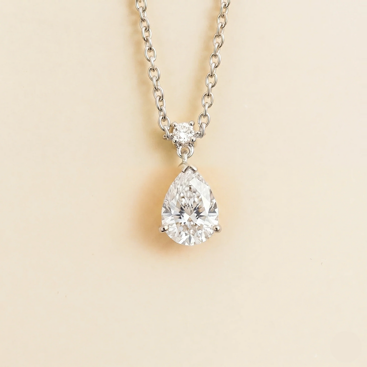 Lab-grown diamond pear drop pendant necklace in white gold, medium – front view | Pisa by Juvetti