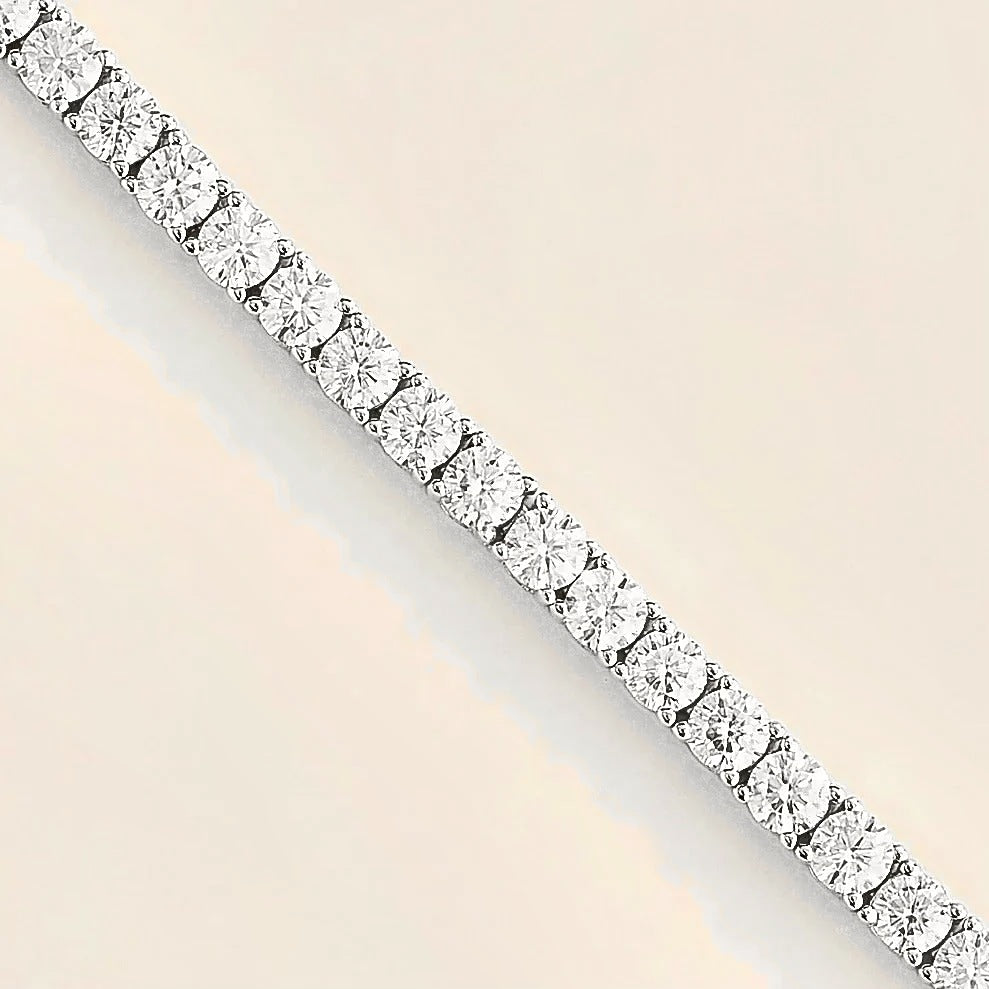 Stacy Diamond Tennis Bracelet in White Gold – close-up of the setting