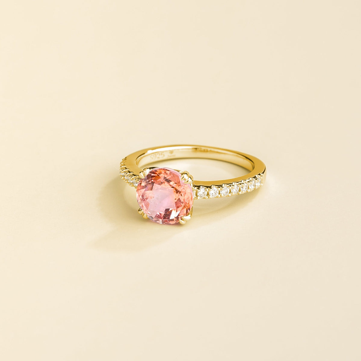 Como round lab-grown Padparadscha Sapphire solitaire pavé ring in gold – angle | Juvetti London