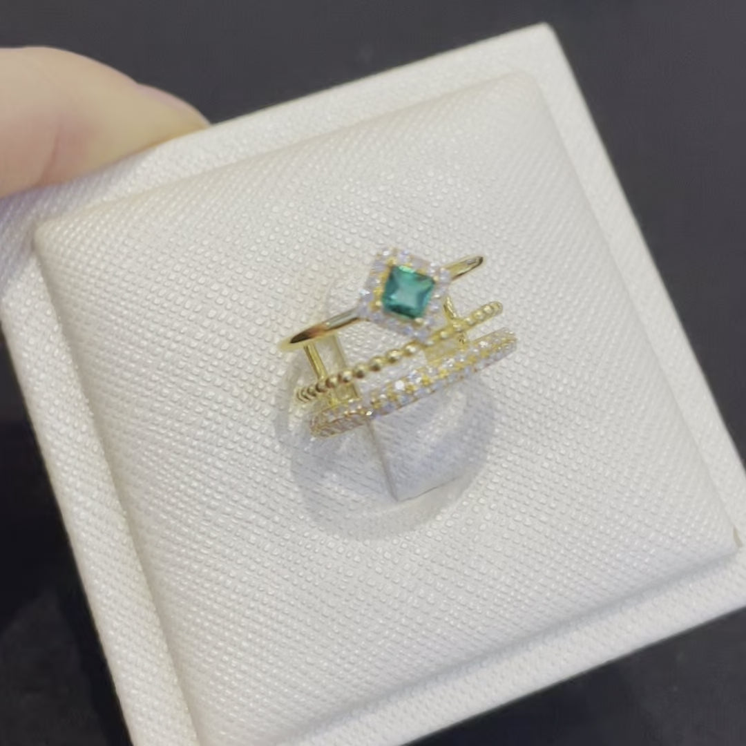 Amici gold ring in Emerald & Diamond
