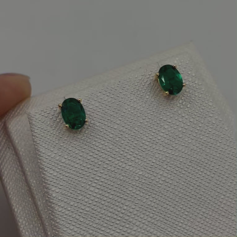 Ova Gold Earrings Set With Emerald
