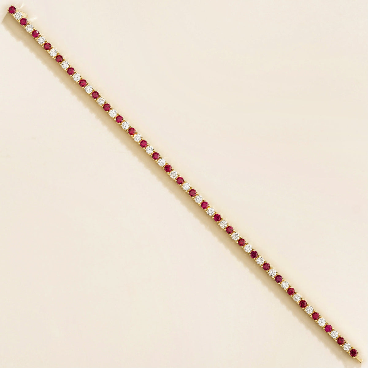Stacy Ruby & Diamond Tennis Bracelet in Gold – close-up of the setting