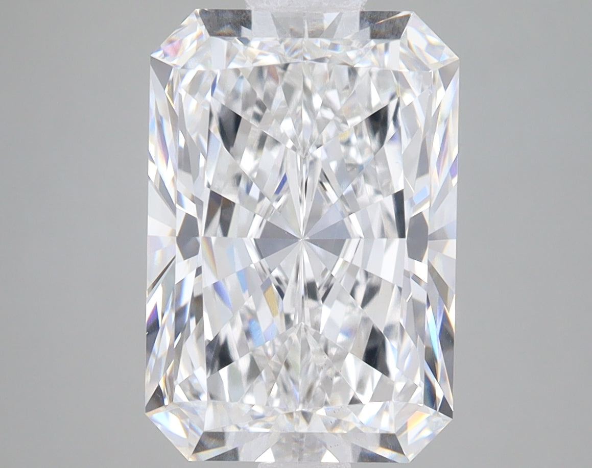 5.07ct Radiant lab-grown diamond, E VS1