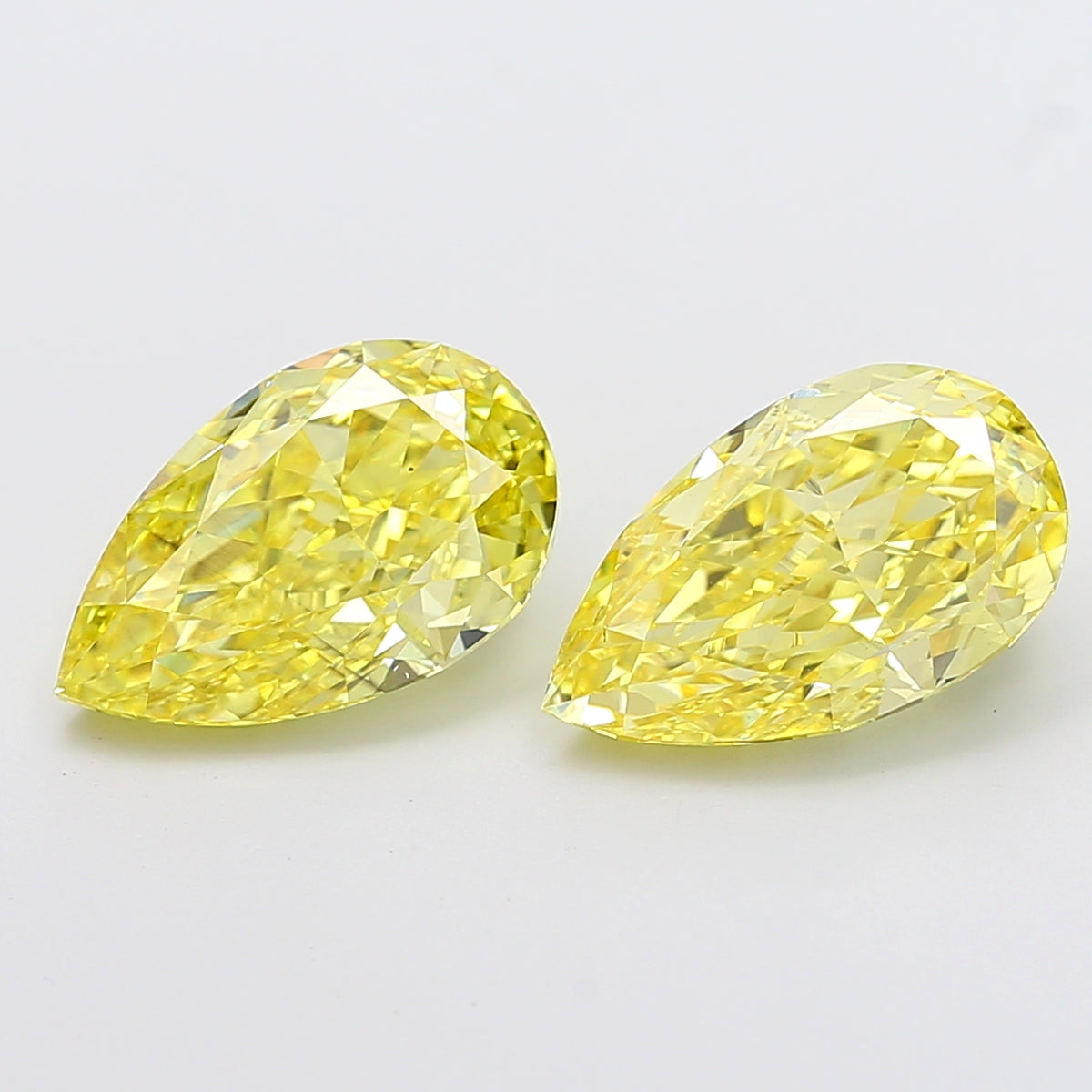 4ct Pear lab-grown diamond, Fancy Intense Yellow, VS1 – 360° view