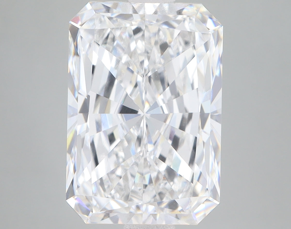6ct Radiant lab-grown diamond, E VVS2